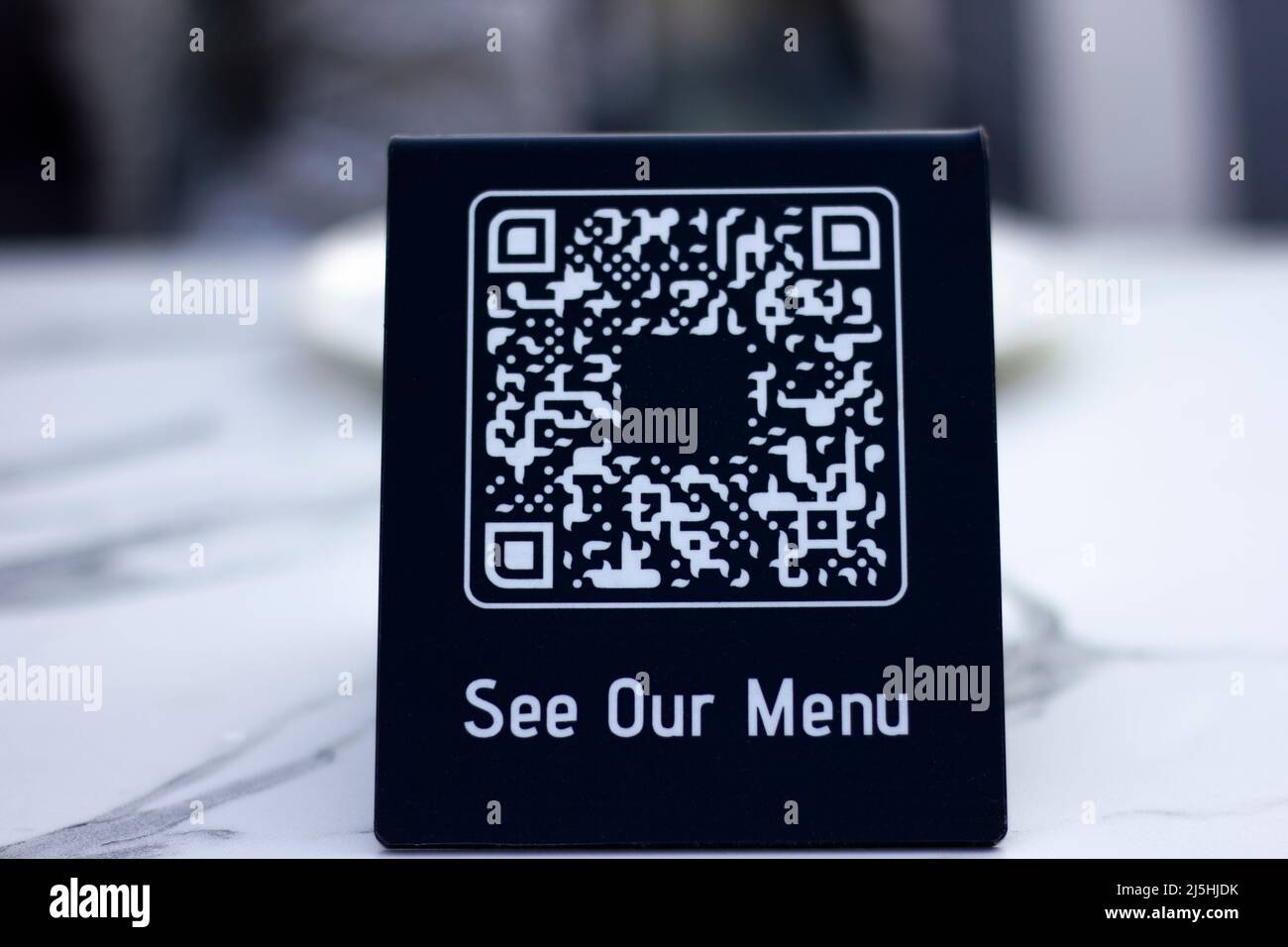 Tableau du générateur de code QR. Avec le concept de code QR du menu de restaurant abstrait, vos commandes sont données à l'aide de la technologie. Banque D'Images