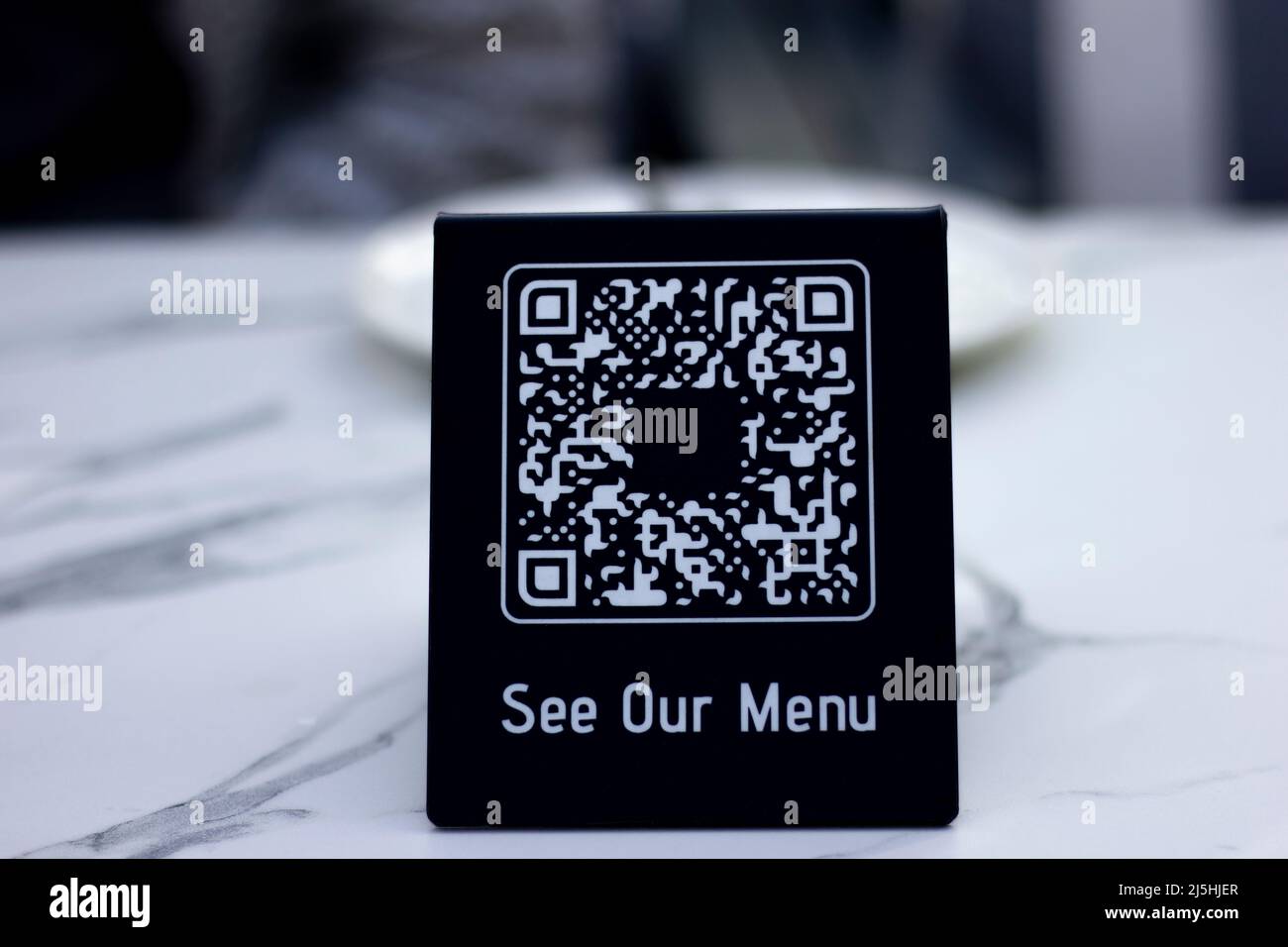 Tableau du générateur de code QR. Avec le concept de code QR du menu de restaurant abstrait, vos commandes sont données à l'aide de la technologie. Banque D'Images
