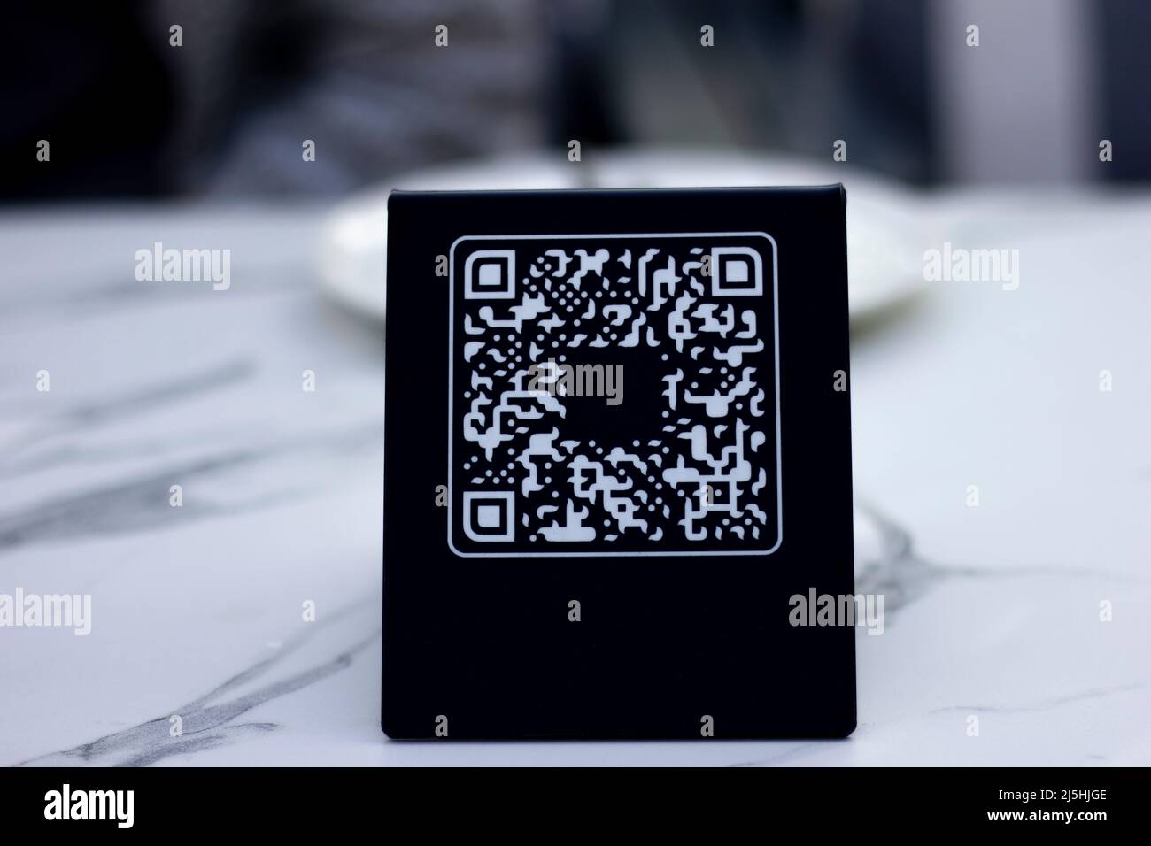 Tableau du générateur de code QR. Avec le concept de code QR du menu de restaurant abstrait, vos commandes sont données à l'aide de la technologie. Banque D'Images