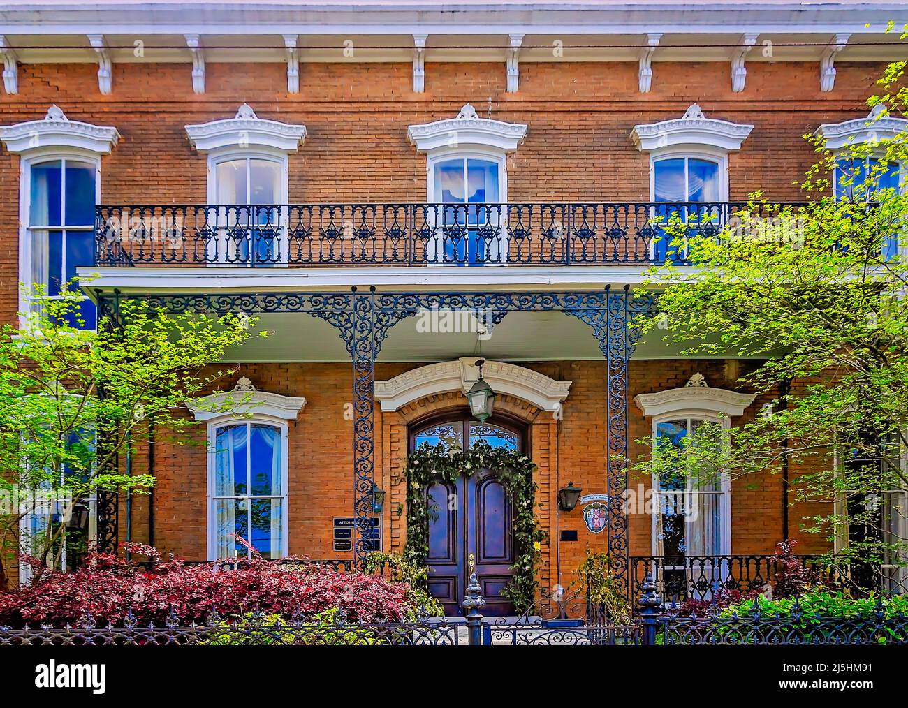 La maison historique Horst-Ezell est photographiée sur la rue Conti, le 15 avril 2022, à Mobile, Alabama. Le manoir Italianate a été construit en 1867. Banque D'Images