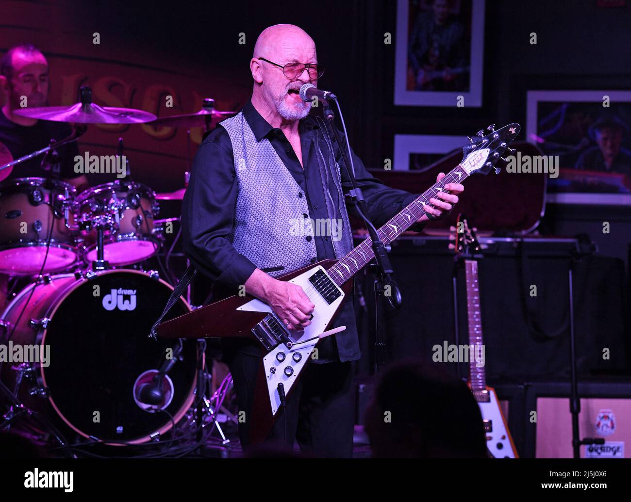 Boca Raton. 22nd avril 2022. Andy Powell de Wishbone Ash se produit au Funky Biscuit le 22 avril 2022 à Boca Raton, Floride. Crédit : Mpi04/Media Punch/Alamy Live News Banque D'Images