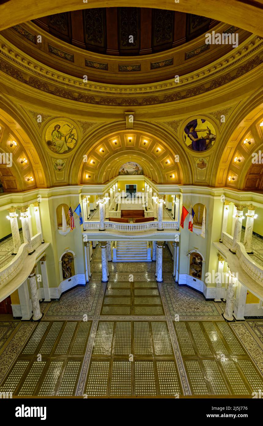 Le dôme au-dessus de l'atrium du capitole de l'État à Pierre, Dakota du Sud, États-Unis Banque D'Images