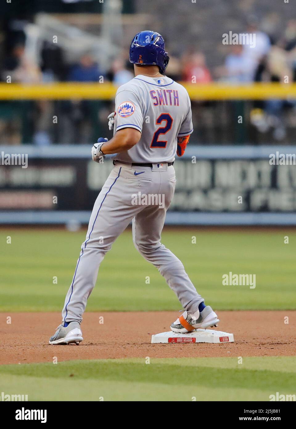 23 avril 2022: Dominic Smith (2) des mets de New York frappe un double dans le haut de la 5th binning entre les mets de New York et les diamants de l'Arizona à case Field à Phoenix, Arizona. Michael Cazares/Cal Sport Media/Sipa USA.(image de crédit : Banque D'Images