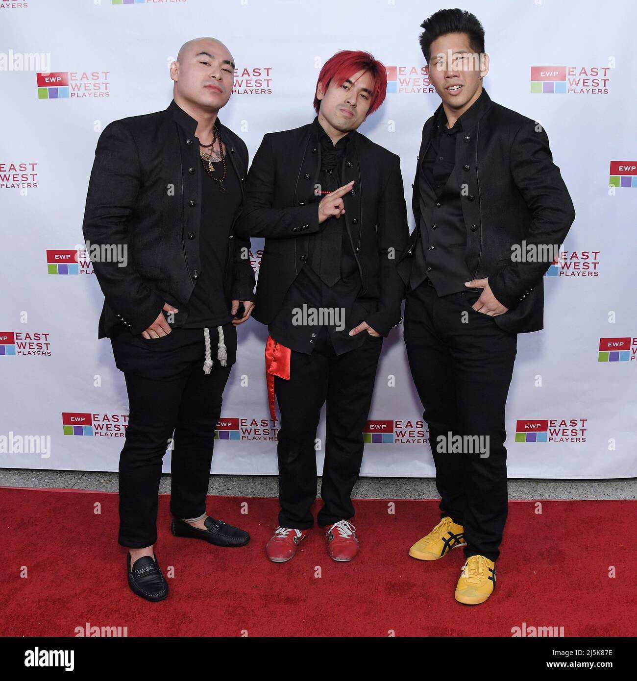 (G-D) Martial Club - Brian le, Andy le et Daniel Mah à l'East West Players 56th Anniversary Awards qui a eu lieu à la City Market social House à Los Angeles, CA le samedi 23 avril 2022. (Photo de la Sathanlee B. Mirador/Sipa USA) Banque D'Images