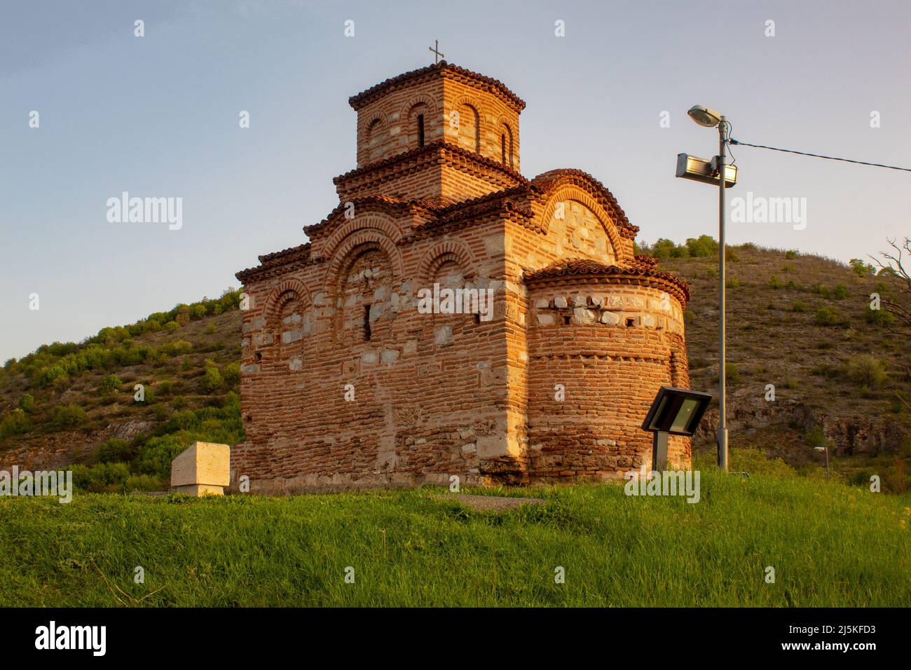 Église latine à Gornji Matejevac. Très vieux bâtiment en Serbie. Banque D'Images