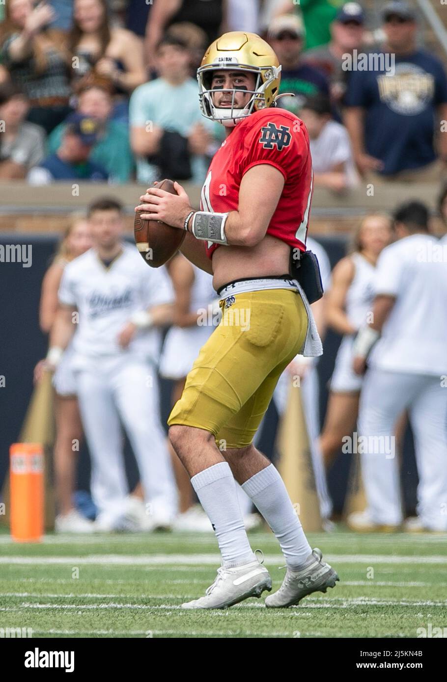23 avril 2022 : le quart de notre Dame a attiré Pyne (10) lors du match annuel de football Blue-Gold Spring de notre Dame au stade notre Dame de South Bend, Indiana. Or battu Bleu 13-10. John Mersiits/CSM. Banque D'Images