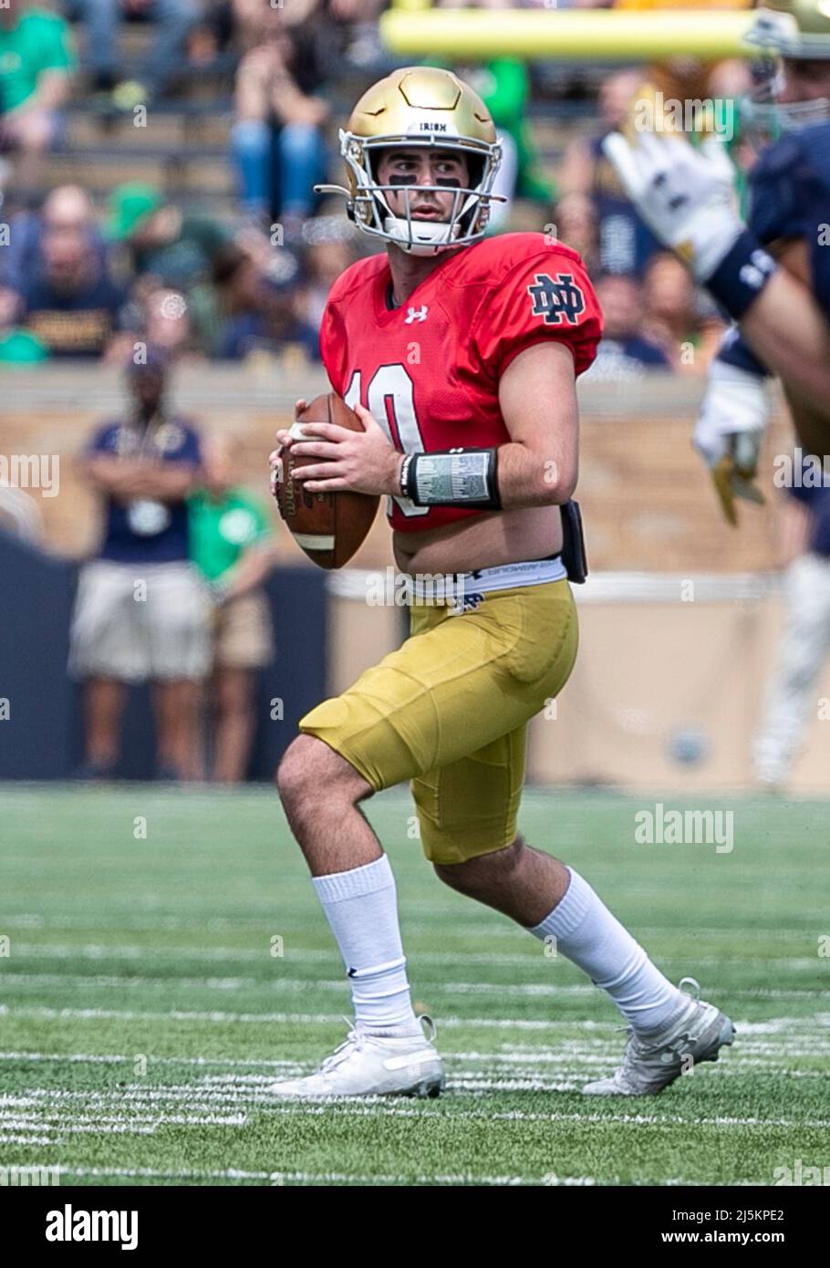 23 avril 2022 : le quart de notre Dame a attiré Pyne (10) lors du match annuel de football Blue-Gold Spring de notre Dame au stade notre Dame de South Bend, Indiana. Or battu Bleu 13-10. John Mersiits/CSM/Sipa USA.(image de crédit : Banque D'Images