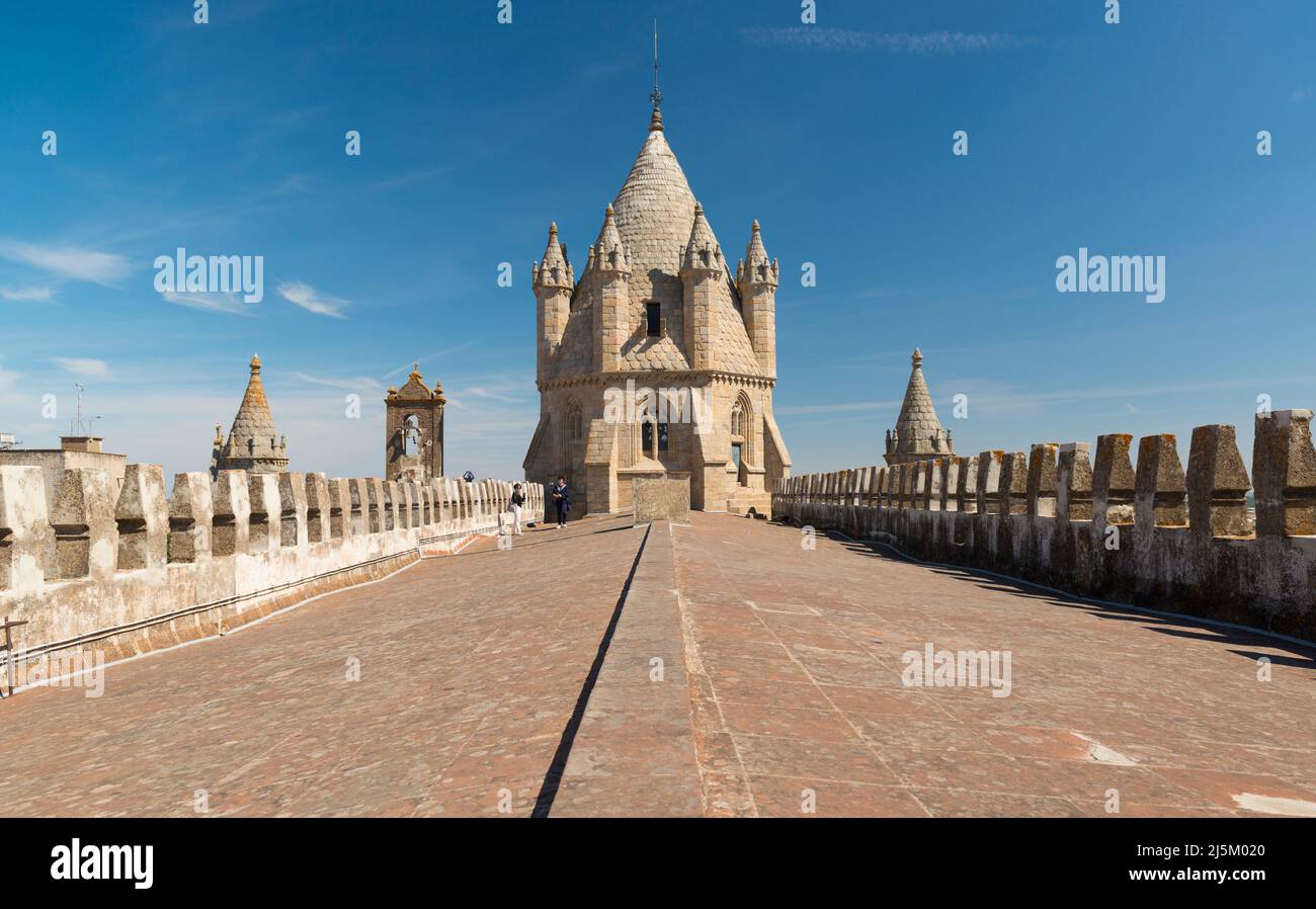 La tour lanterne de la cathédrale d'Evora vue de son toit. Portugal Banque D'Images