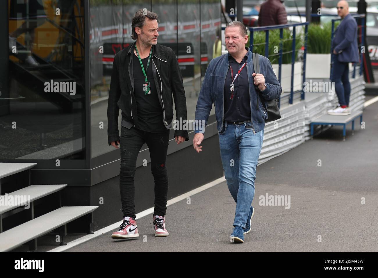 Imola, Italie. 24th avril 2022 ; Imola, Émilie-Romagne, Italie. Grand Prix d'Italie F1, jour de la course: Jos Verstappen arrive au paddock crédit: Action plus Sports Images/Alay Live News Banque D'Images