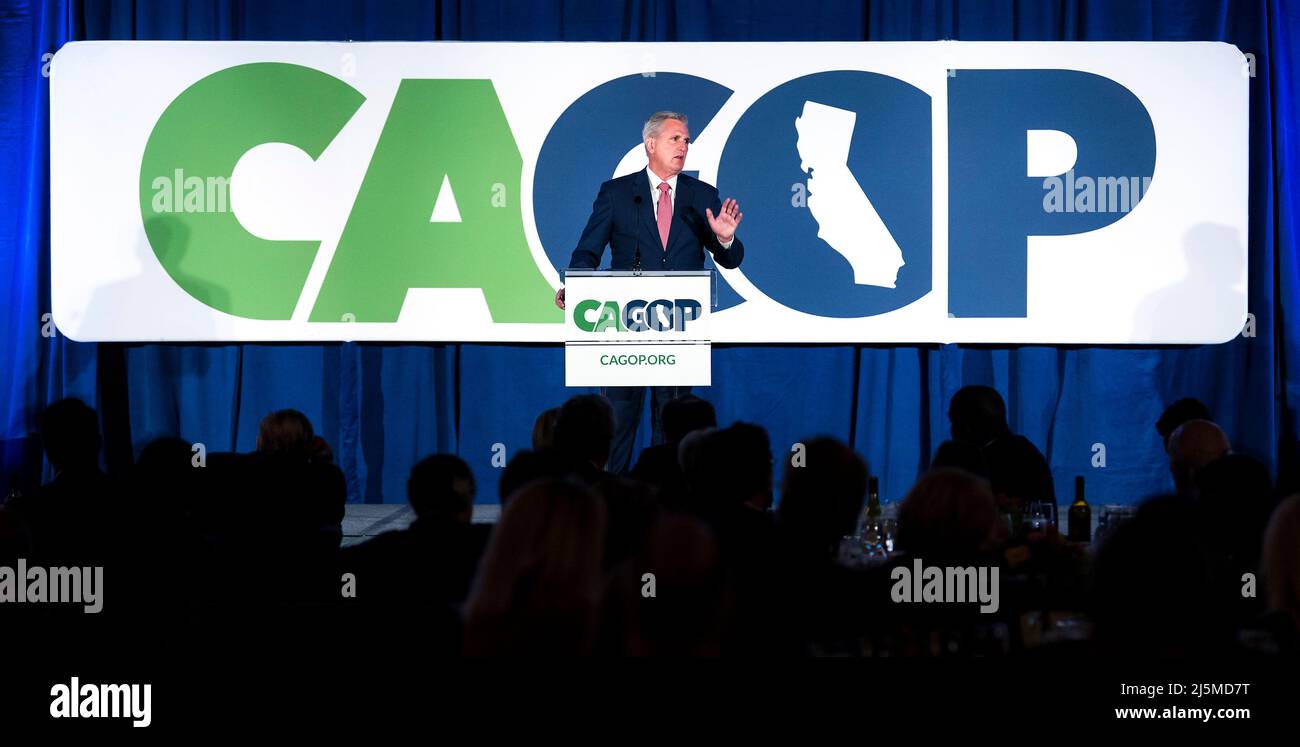 Anaheim, Californie, États-Unis. 23rd avril 2022. Kevin MCCARTHY (R-CA), leader minoritaire de la Chambre, s'exprime au congrès du Parti républicain de Californie au Marriott d'Anaheim.(image de crédit : © Brian Cahn/ZUMA Press Wire) Banque D'Images