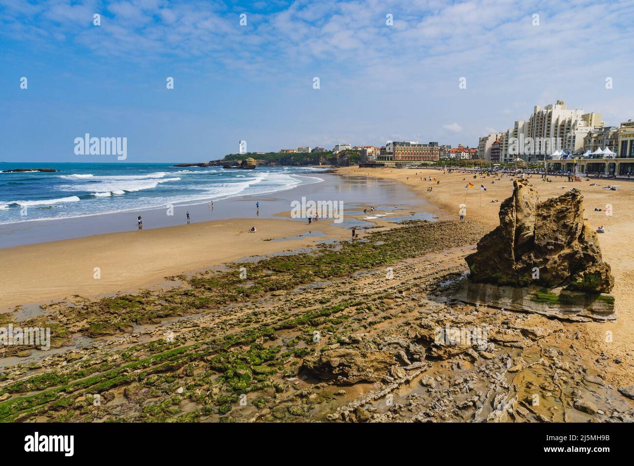 Biarritz, France, 18 avril 2022.la Grande Plage, plage dans la ville de Biarritz, sur la côte atlantique de la France Banque D'Images