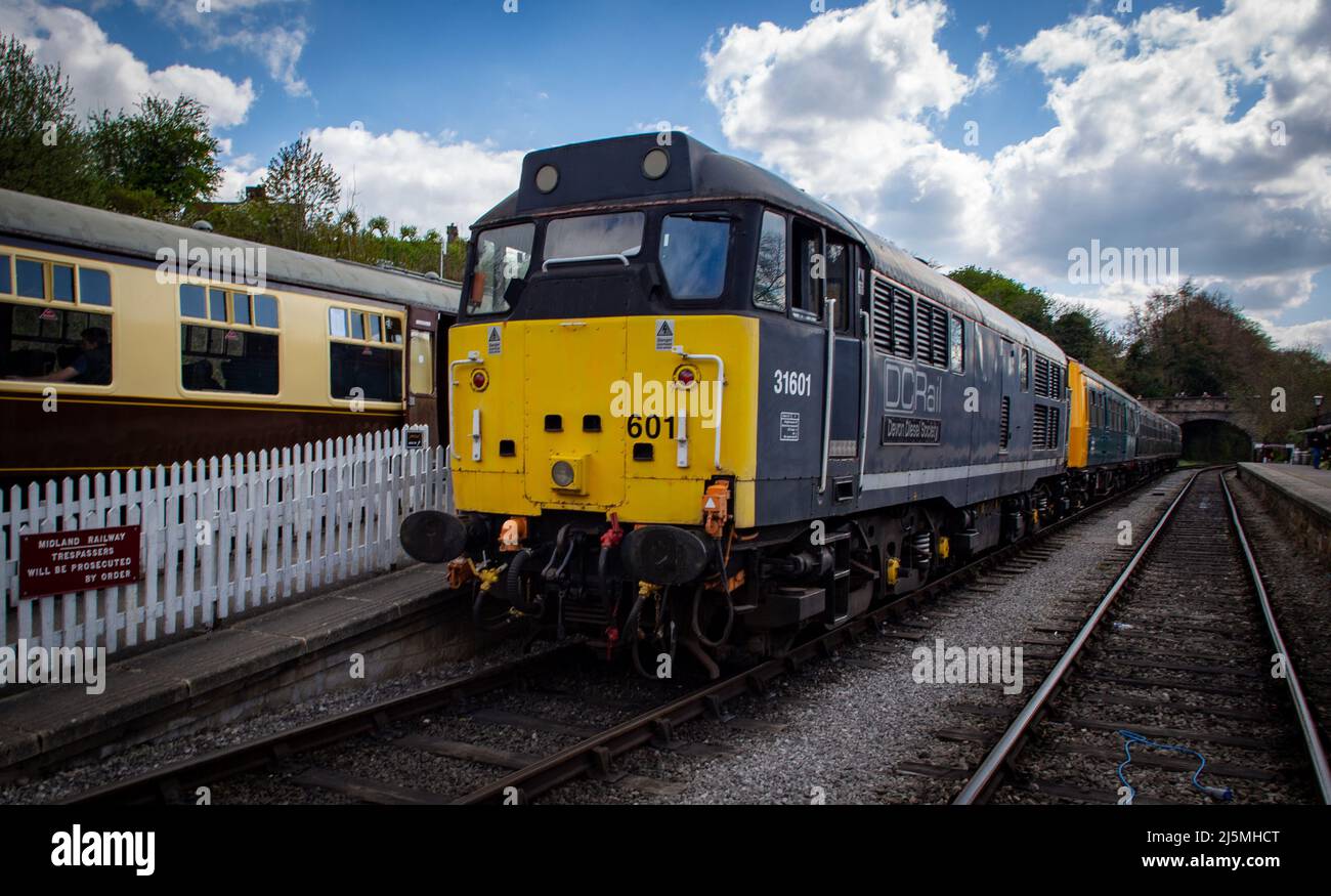 Ancien BR classe 55 'Deltic', 55019 nommé 'Royal Highland Fusilier' opérant dans la gare Wirksworth, sur le chemin de fer Ecclesbourne Valley. Banque D'Images
