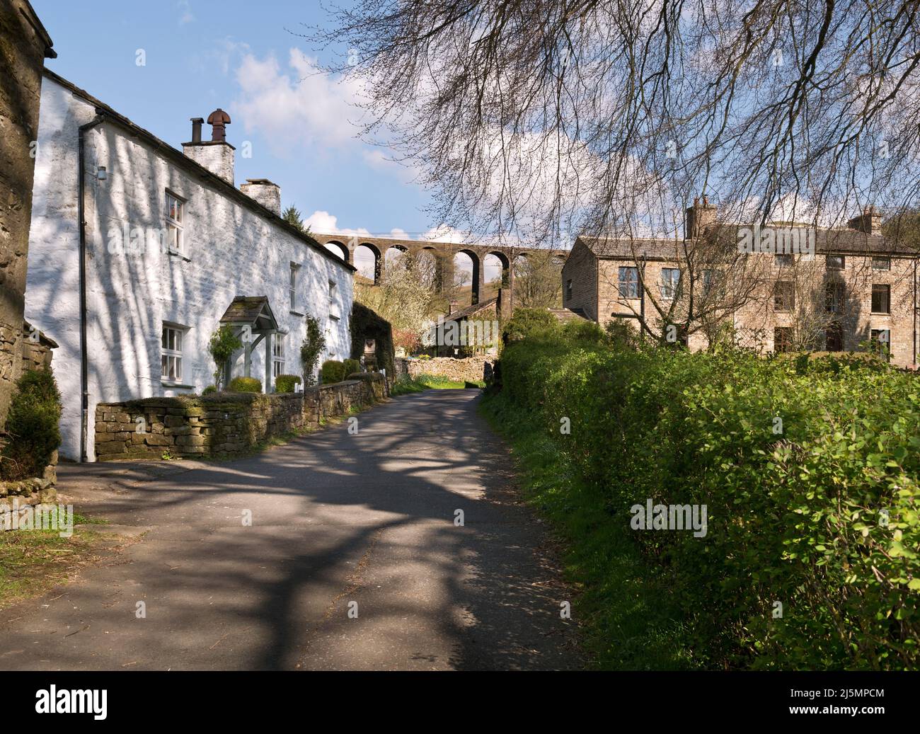 Arten Gill Viaduc sur le chemin de fer Settle-Carlisle, vu du hameau de Stone House à Dentdale, dans le parc national de Yorkshire Dales, Royaume-Uni Banque D'Images