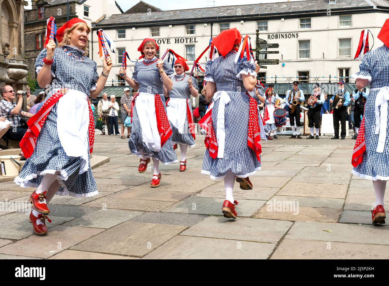 L'équipe de Poynton Jemmers Northwest Morris à Buxton Banque D'Images