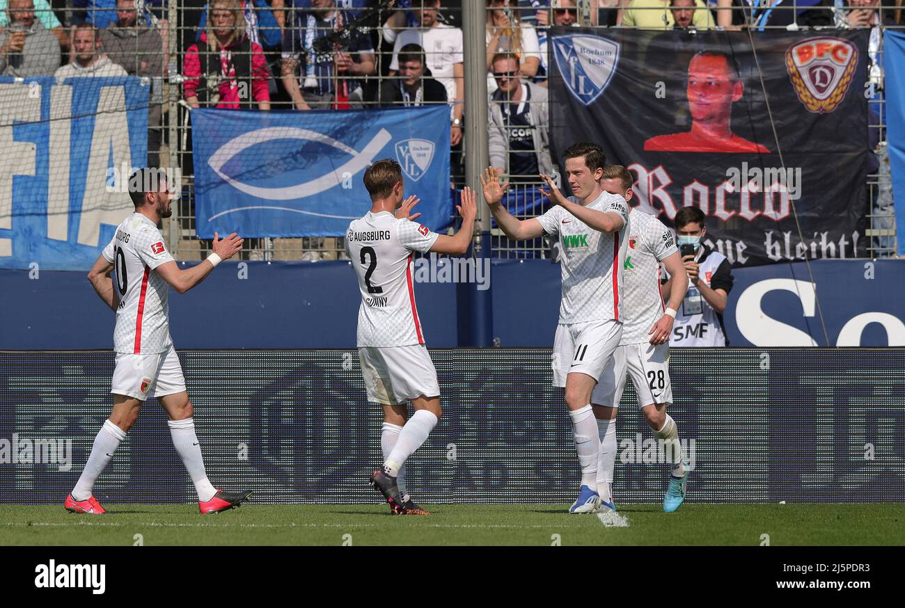 Bochum, Allemagne. 24th avril 2022. Firo : 24th avril 2022, Fuvuball, 1.Bundesliga, saison 2021/2022, VFL Bochum - FC Augsburg jubilation Michael GREGOITSCH, FCA à 0:2 avec GUMNY/dpa/Alay Live News Banque D'Images