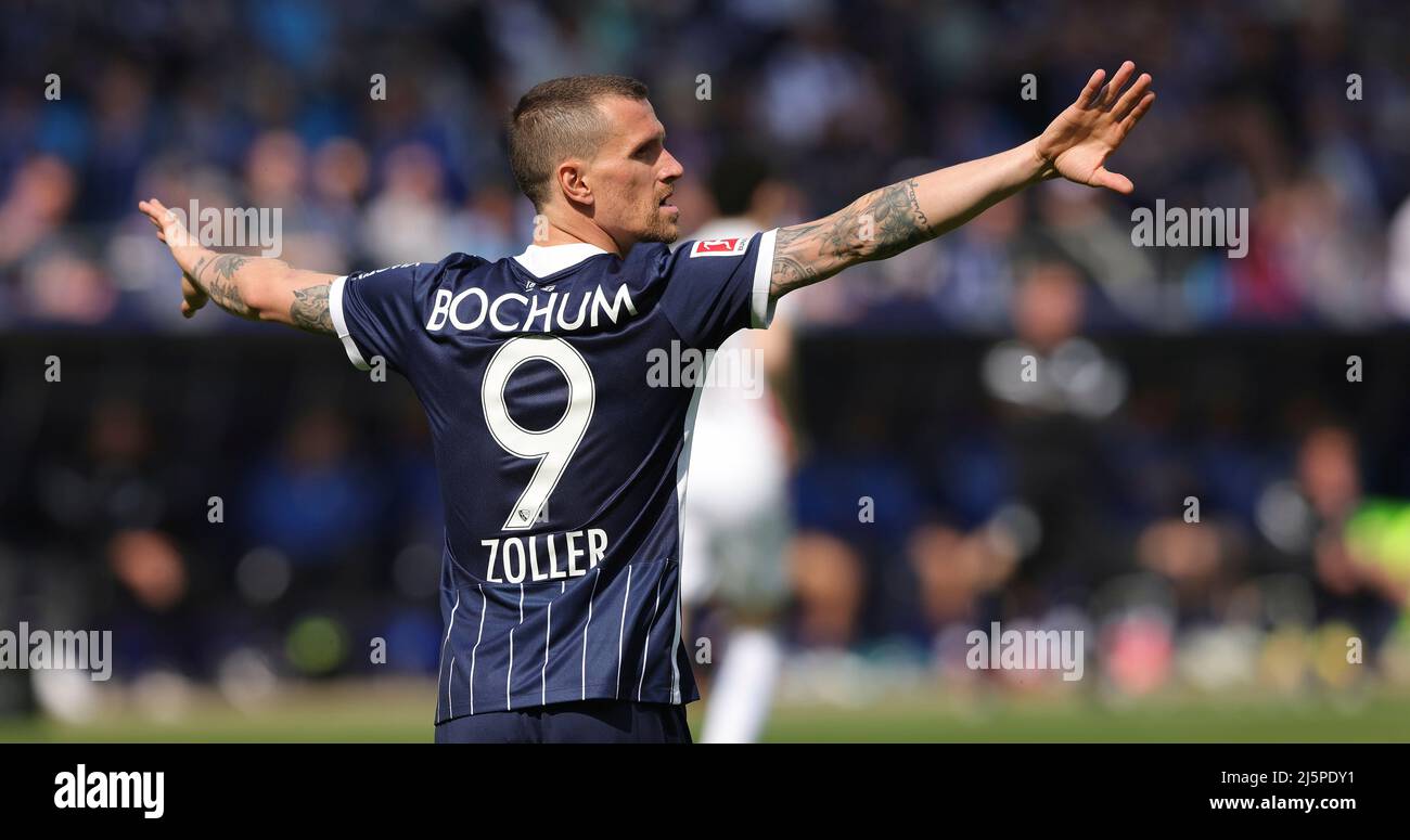 Bochum, Allemagne. 24th avril 2022. Firo : 24th avril 2022, Fuvuball, 1st Bundesliga, saison 2021/2022, VFL Bochum - FC Augsburg Simon ZOLLER, Bochum, Gesture Credit: dpa/Alay Live News Banque D'Images