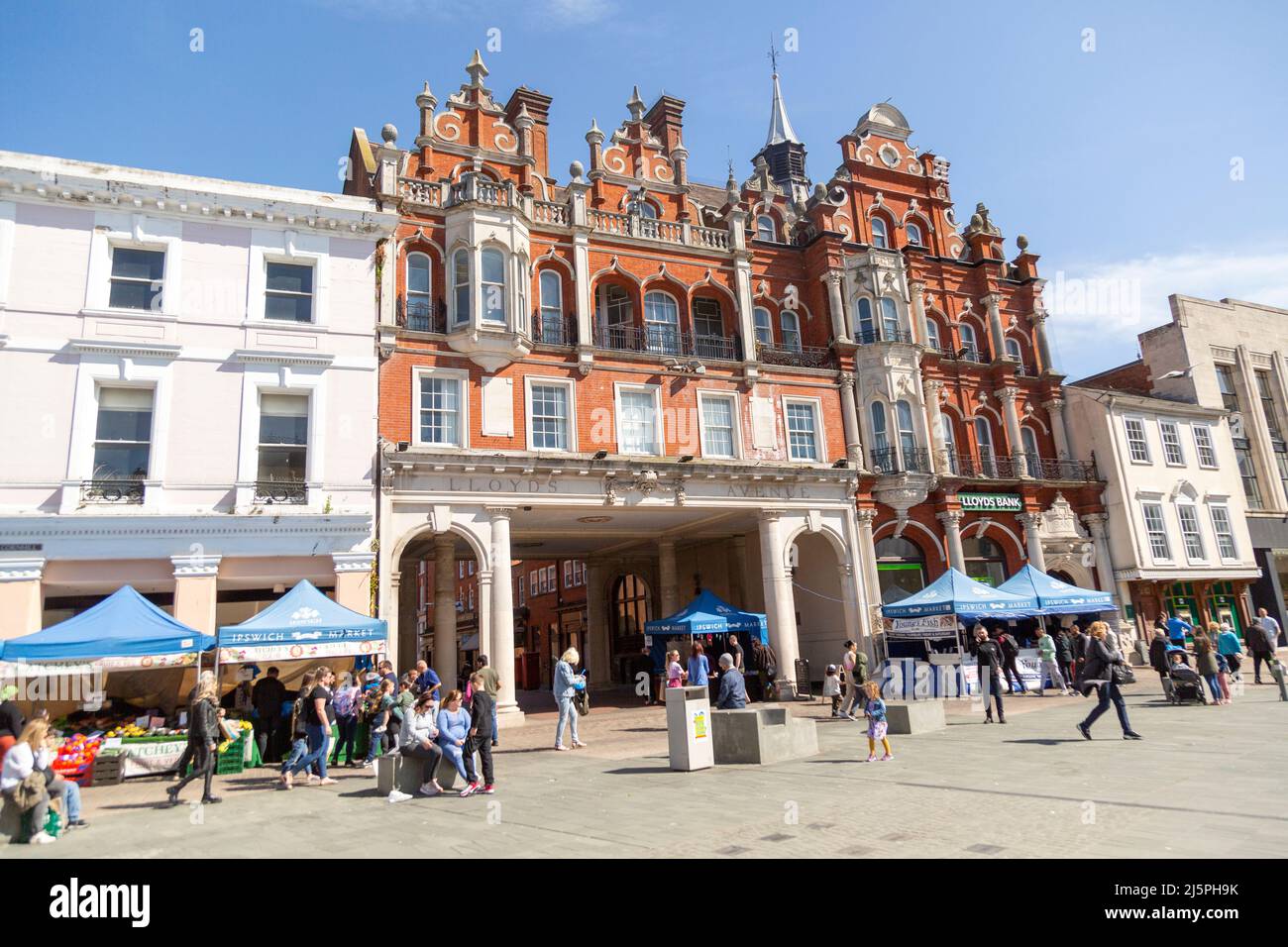 Lloyds Bank Building, The Cornhill, Ipswich, Suffolk, Angleterre,Conception britannique par Thomas W. Cotman 1890 Banque D'Images