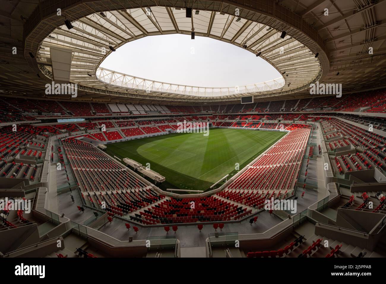 Le stade Ahmad Bin Ali, l'un des 8 sites de la coupe du monde de la FIFA, Qatar 2022, accueillera jusqu'à 40 000 fans lors des matchs jusqu'au quart de finale. Banque D'Images