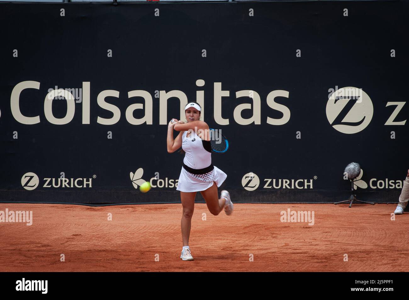 Colombian Camila Osorio joue pendant le match de demi-finale contre Laura Pigossi au Brésil à la Copa Colsanitas du tournoi WTA à Bogota, Colo Banque D'Images