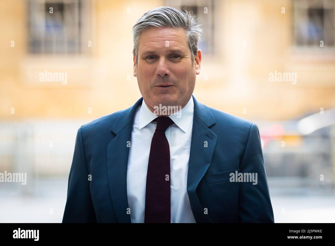 Londres, Royaume-Uni. 24th avril 2022. Keir Starmer arrive pour la « matinée du jour » de Sophie Raworth à la BBC Broadcasting House à Londres. (Photo de Tejas Sandhu/SOPA Images/Sipa USA) Credit: SIPA USA/Alay Live News Banque D'Images