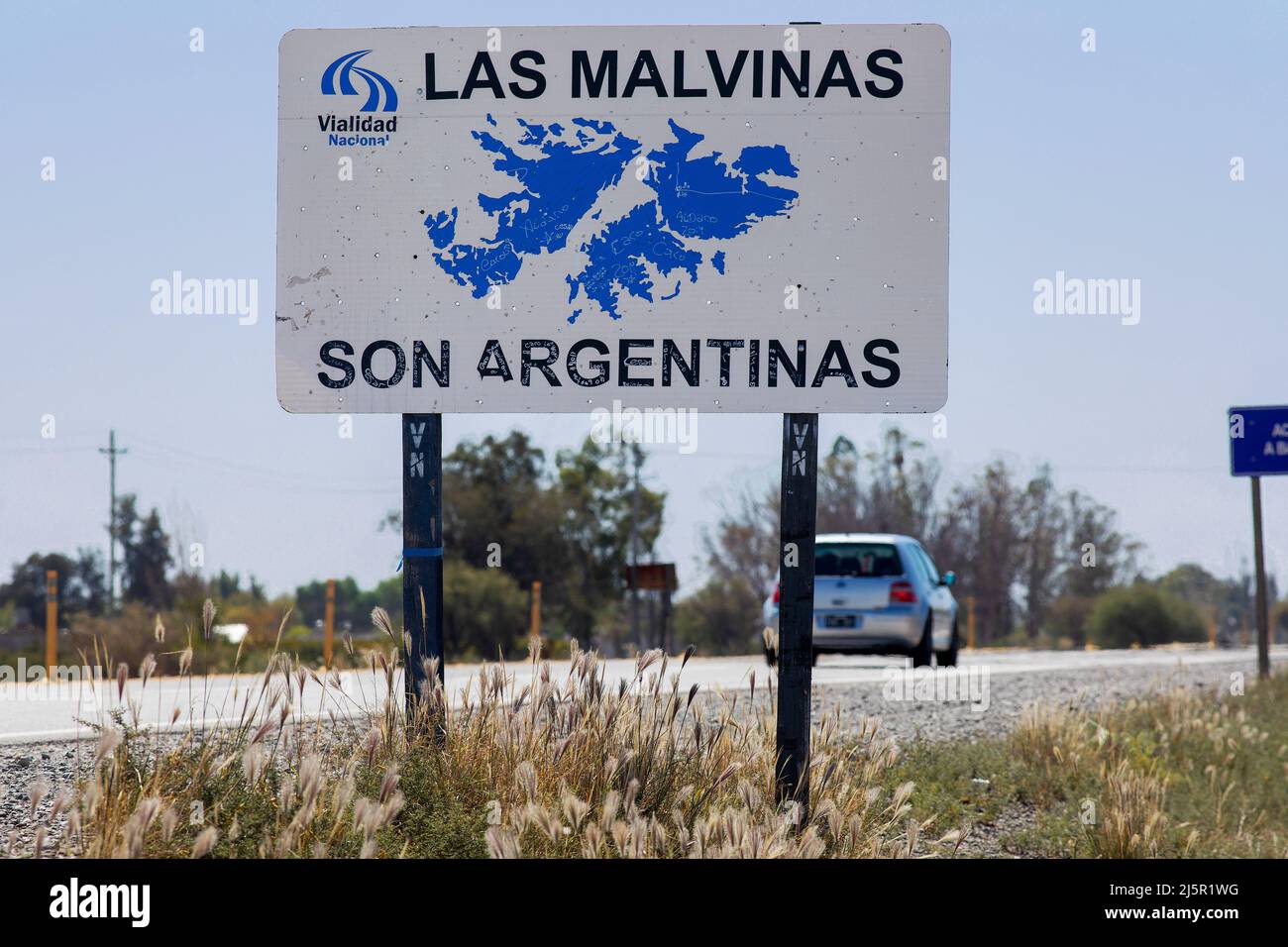 Argentine, panneau près de San Juan montre comment le peuple argentin pense au statut des îles Malvinas. Malvinas est l'espagnol et l'Argentine Banque D'Images