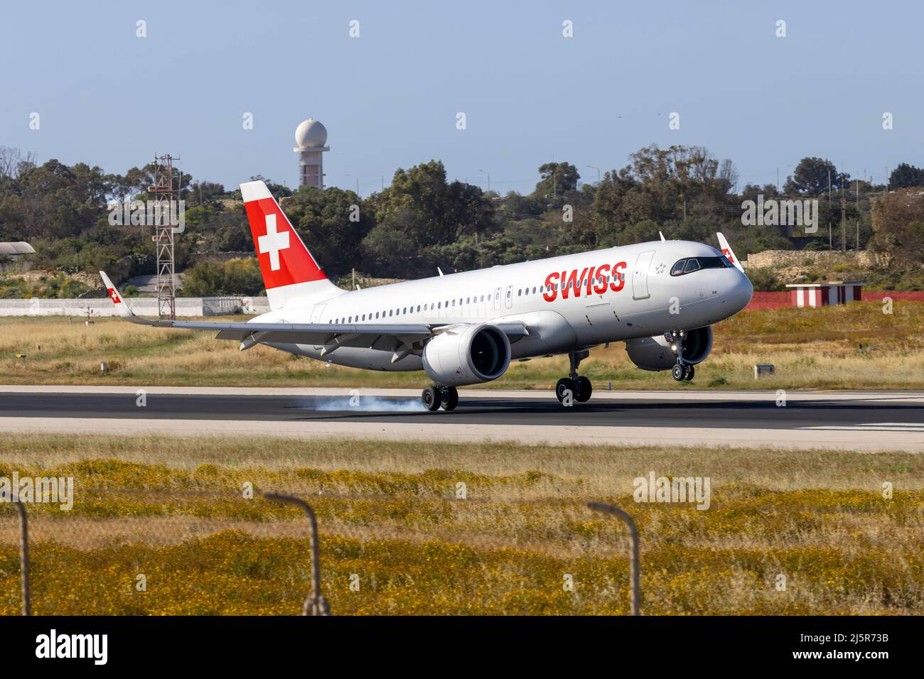 Swiss International Air Lines Airbus A320-271N (REG: HB-JDB) arrivant de Suisse. Banque D'Images