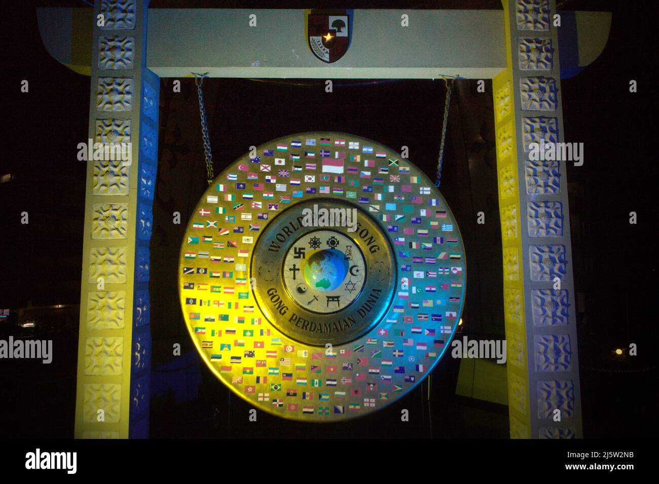 Le World Peace Gong à Ambon, Maluku central, Maluku, Indonésie. Banque D'Images