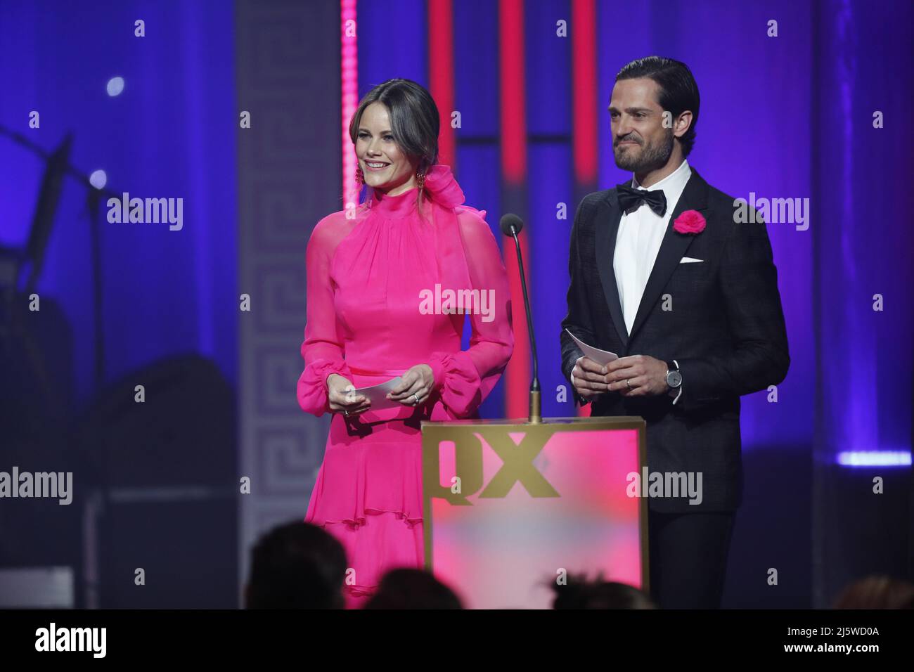 Stockholm (Suède), le 25 avril 2022. La princesse Sofia et le prince Carl Philip décernent un prix lors du gala QX gay à Cirkus à Stockholm, Suède, le 25 avril 2022. Photo: Christine Olsson / TT code 10430 Banque D'Images
