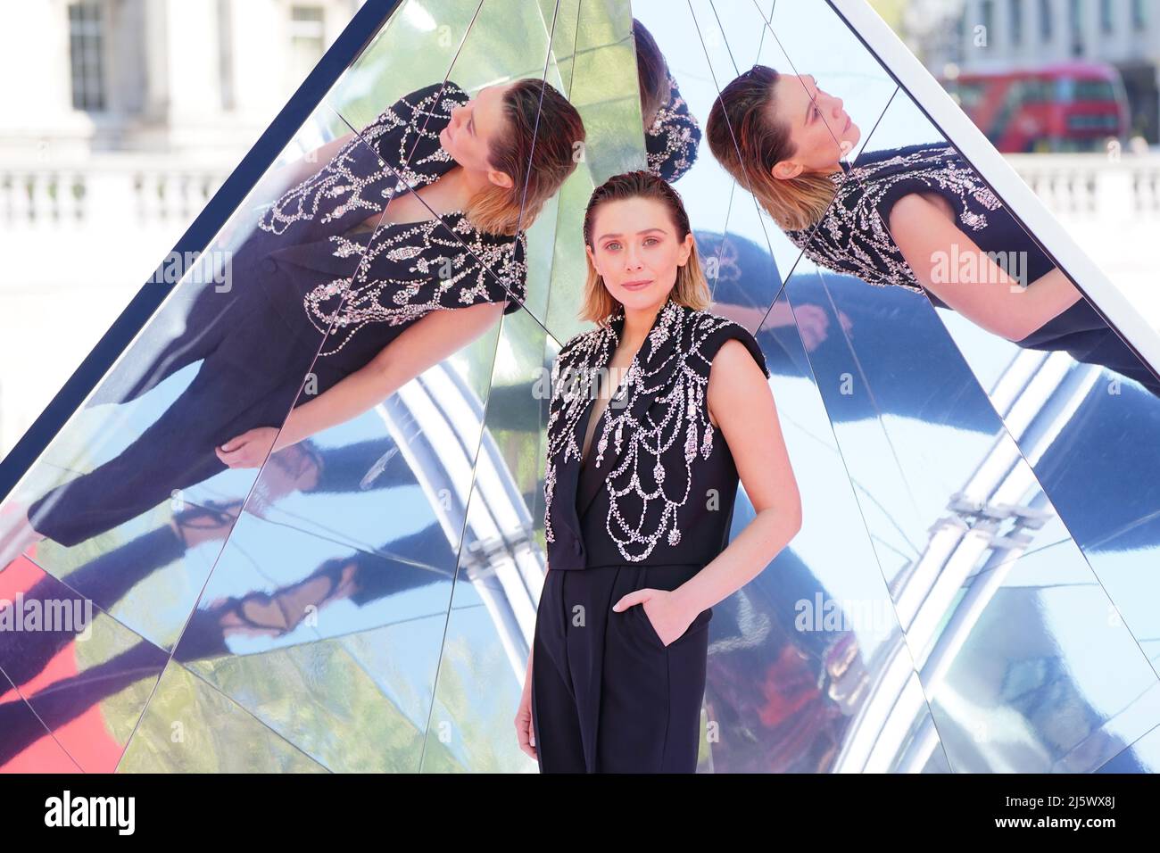 Elizabeth Olsen assiste à l'appel photo de Doctor Strange et le multiverse of Madness à Trafalgar Square, Londres. Date de la photo: Mardi 26 avril 2022. Banque D'Images
