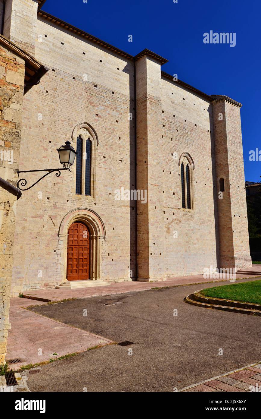 Église médiévale de 'San Francesco al Prato' (Saint François) dans le centre historique de Pérouse Banque D'Images