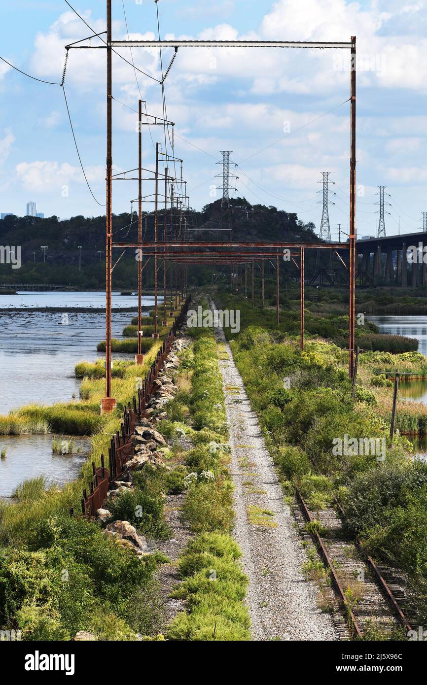 TERRE SOUS: Marécage et marais dans les meadowlands de East Rutherford, New Jersey sont de basse altitude avec un point de vue rarement vu de l'horizon de Manhattan. Banque D'Images