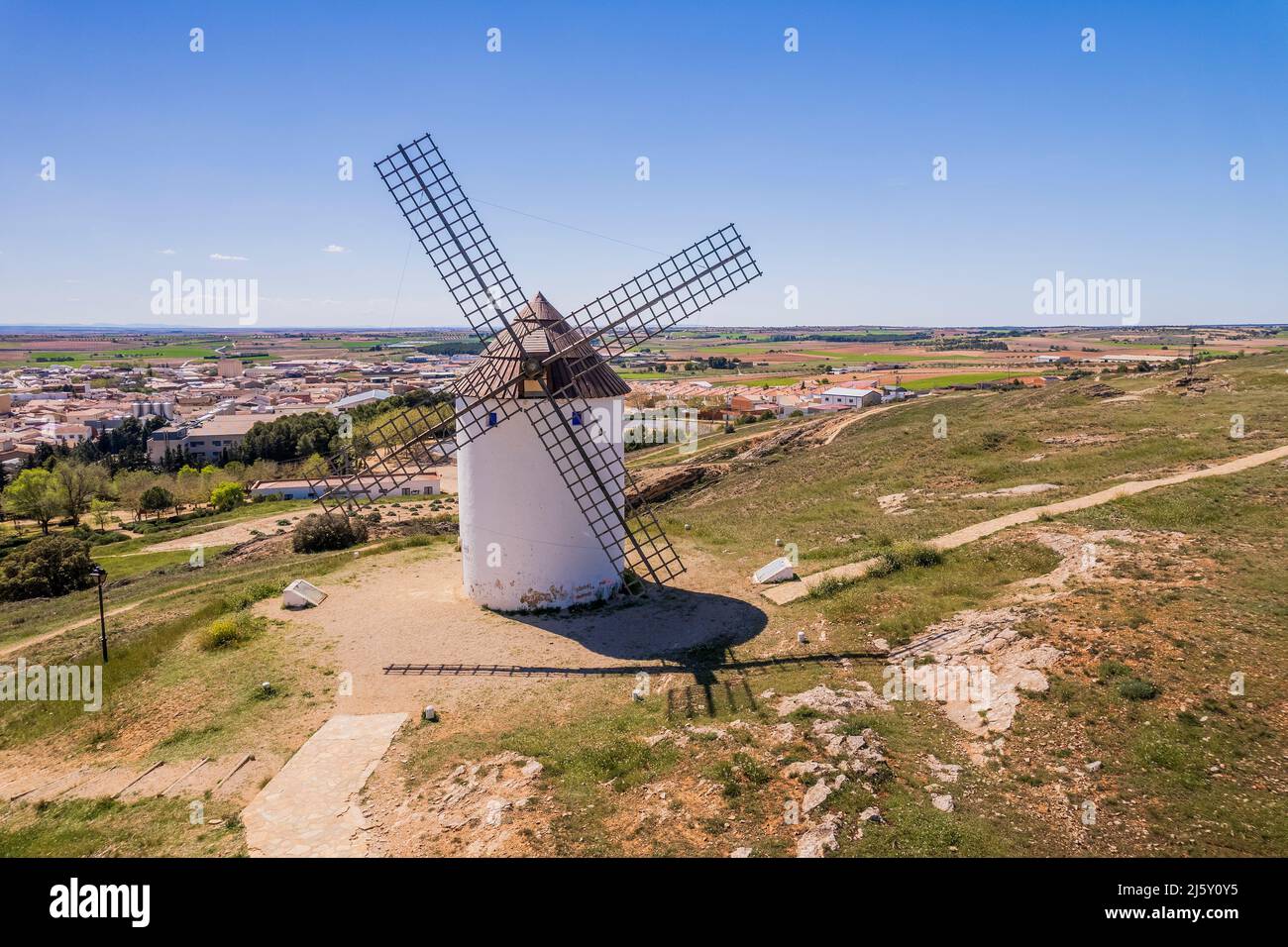 Moulin à vent typique, Mota del Cuervo, Castilla-la Mancha, Espagne Banque D'Images