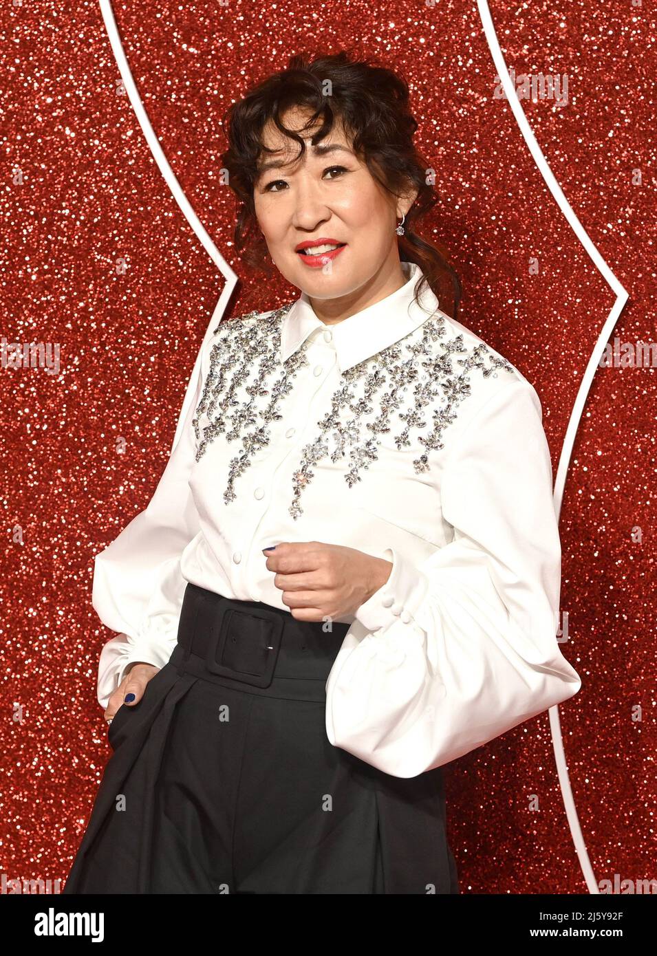 La photo doit être créditée ©Alpha Press 079965 21/02/2022 Sandra Oh au tournage Red UK Gala screening qui a eu lieu au Everyman Borough yards Cinema à Londres. Banque D'Images