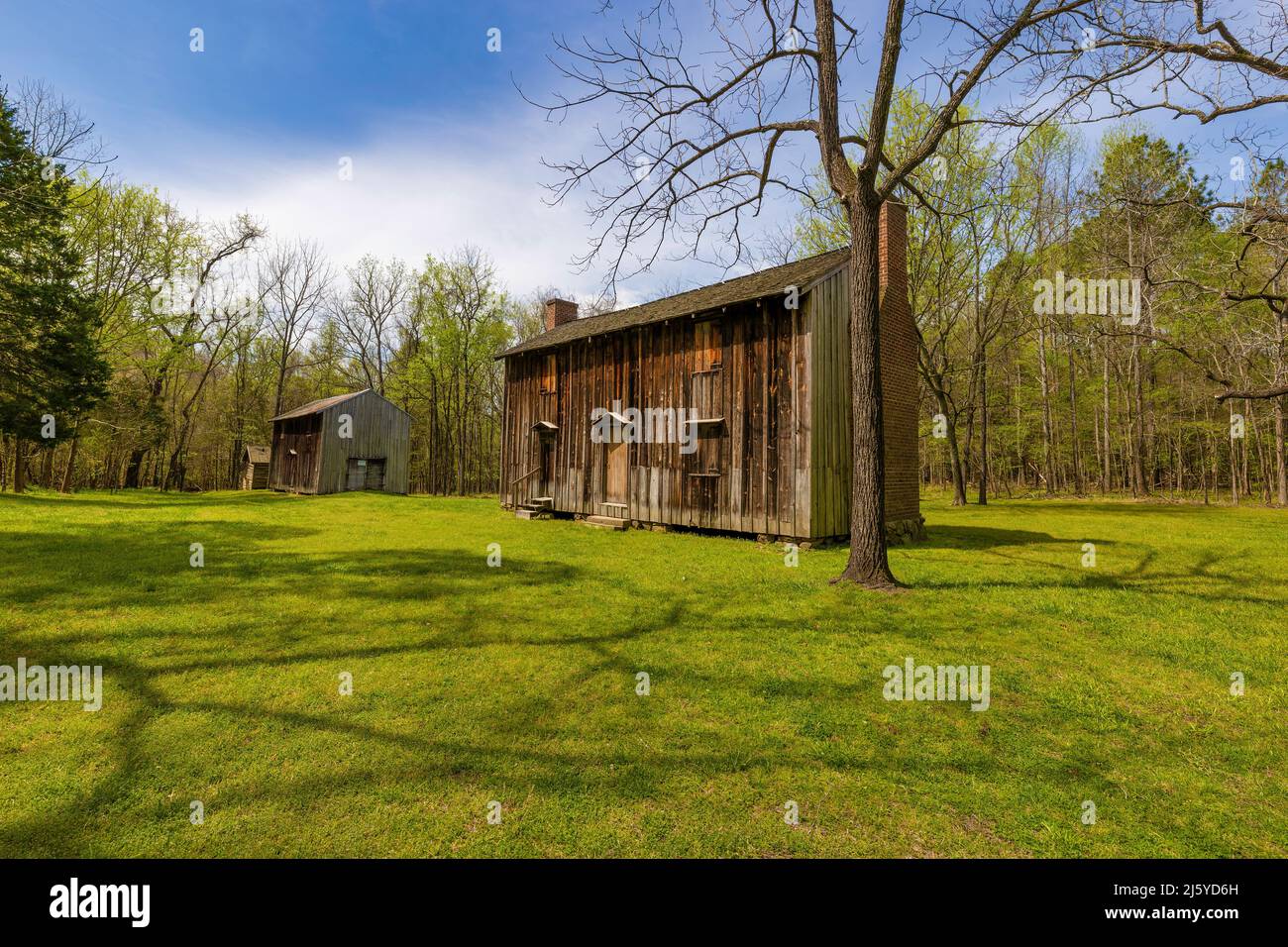 Durham, Caroline du Nord, États-Unis - 13 avril 2022 : maisons en rangée de Horton Grove qui abritaient des salves. En 1851, Buit détenait chacun 4 familles d'esclaves. Banque D'Images