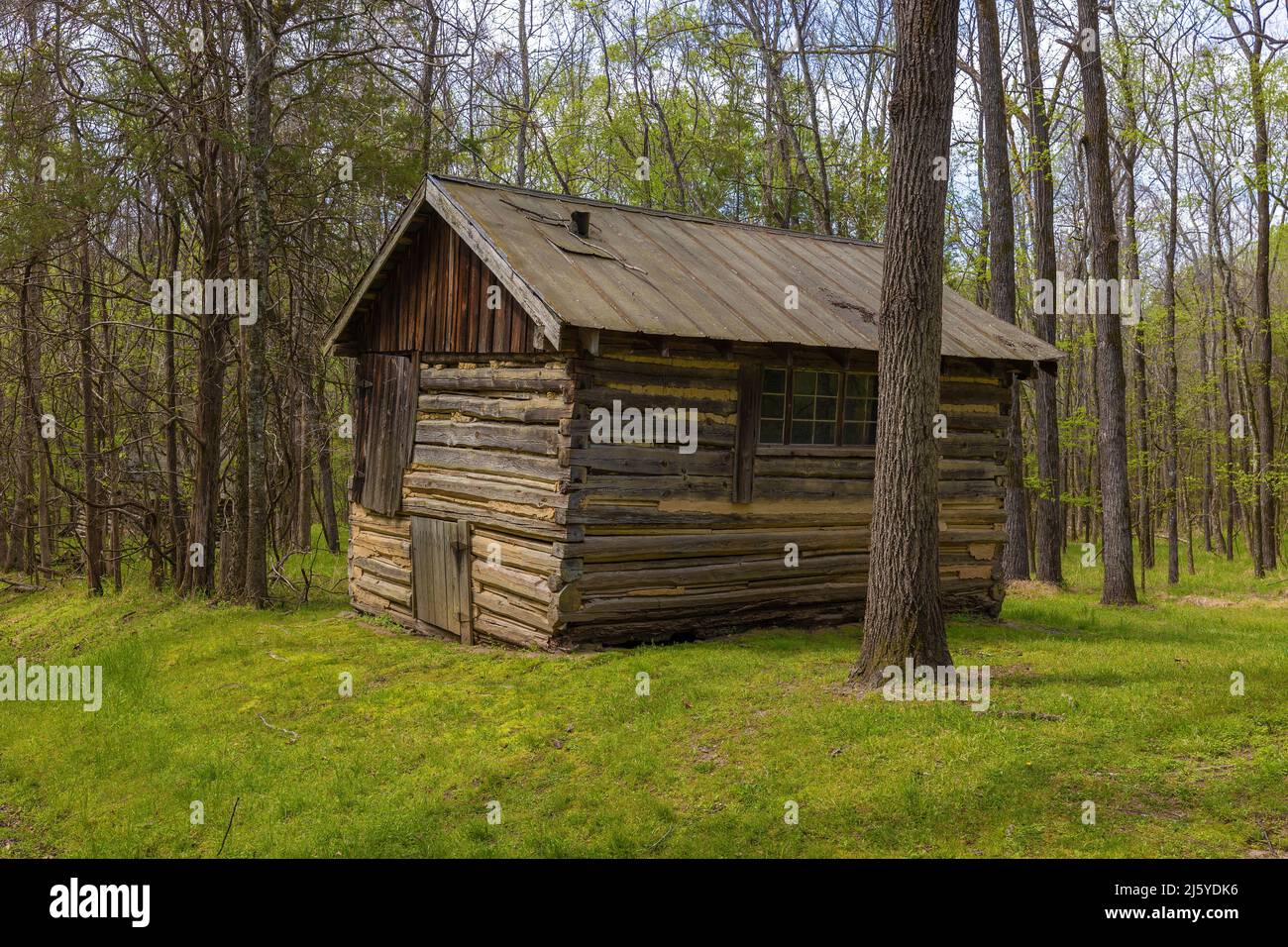 Durham, Caroline du Nord, États-Unis - 13 avril 2022 : bâtiments en décomposition sur le site historique. Banque D'Images