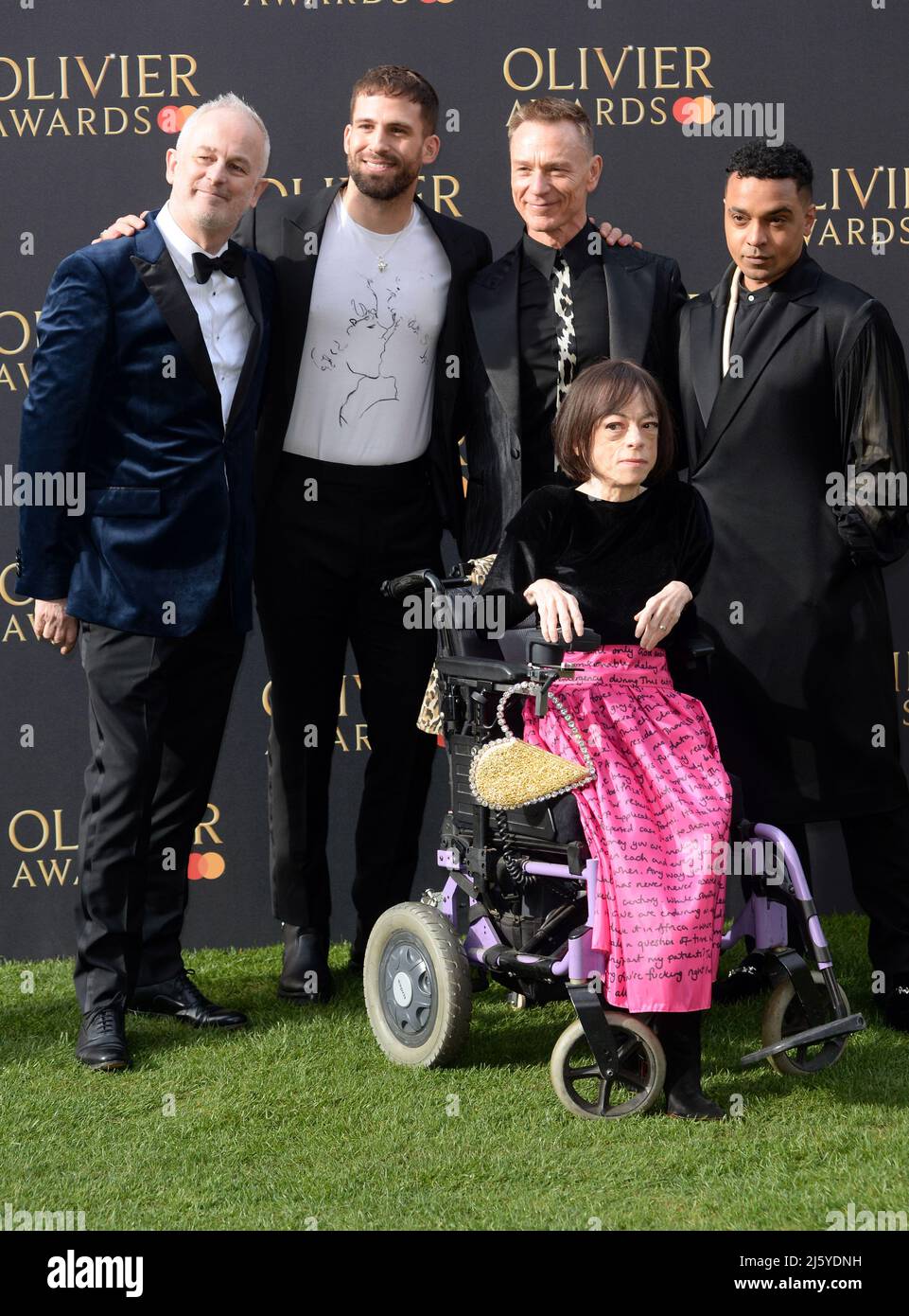 La photo doit être créditée ©Alpha Press 078237 10/04/2022 Dominic Cooke, Dino Fetscher, Liz Carr, Ben Daniels et Danny Lee Wynter aux Olivier Awards 2022 qui se tiennent au Royal Albert Hall de Londres Banque D'Images