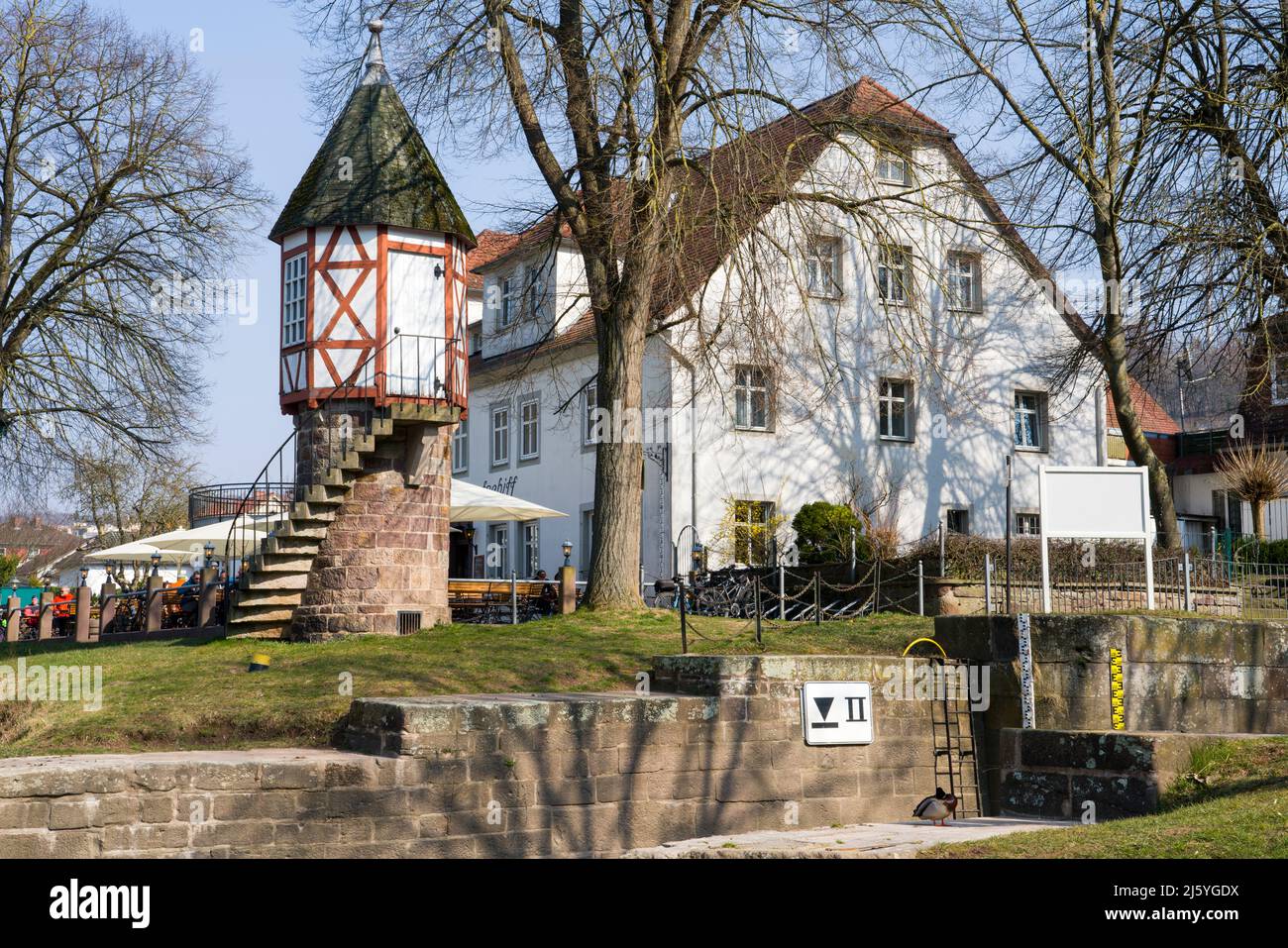 Ancien niveau d'eau, rivière Weser, Bad Karlshafen, Weserbergland, Hesse, Allemagne, Europe Banque D'Images