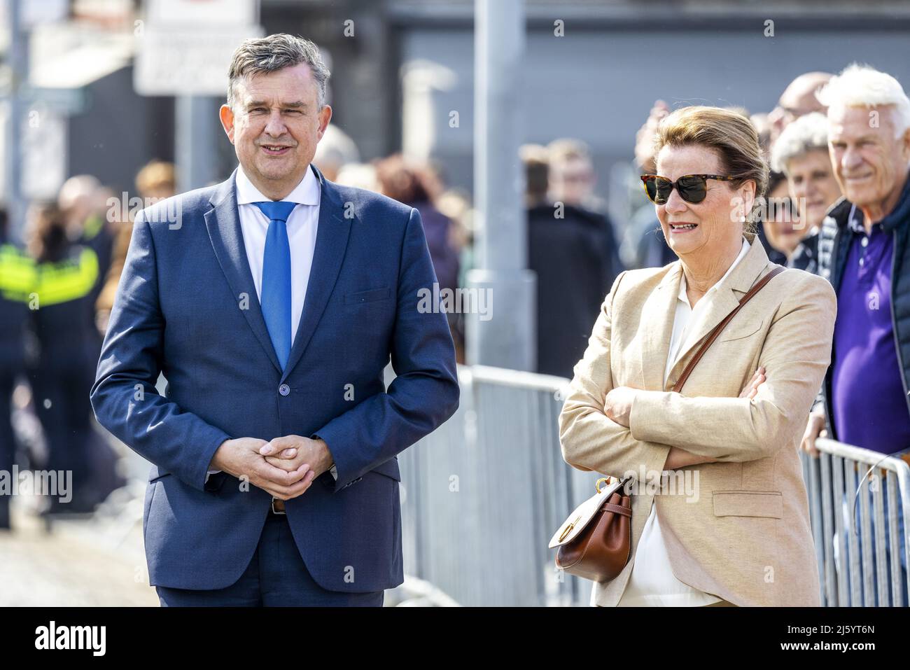 2022-04-26 16:14:27 MAASTRICHT - Emile Roemer et Annemarie Penn te strake pendant la répétition de robe d'Andre Rieu pour le jour du Roi. ANP MARCEL VAN HORN pays-bas OUT - belgique OUT Banque D'Images