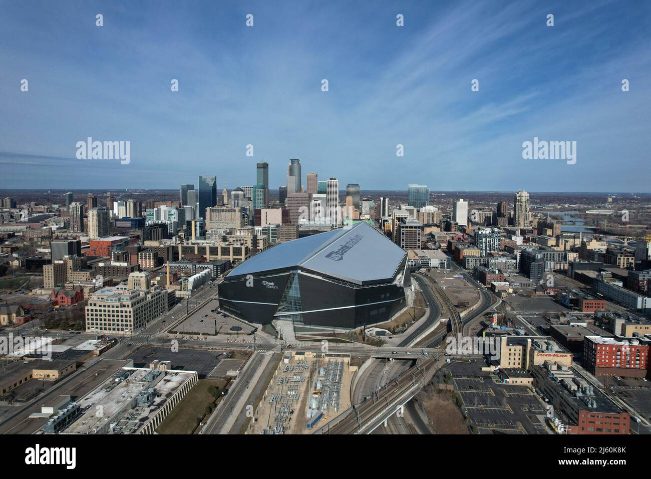 Vue aérienne du stade US Bank, stade des Minnesota Vikings, dimanche 3 avril 2022, à Minneapolis. Banque D'Images