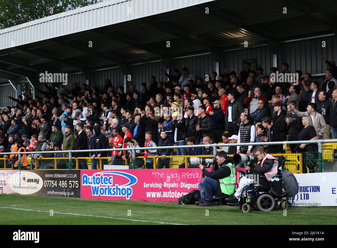 Sutton, Royaume-Uni 26th avril 2022 : vue générale pendant le match de la Ligue EFL deux entre Sutton United et Crawley Town au club de football de Sutton. Credit: James Boardman / Alamy Live News Banque D'Images