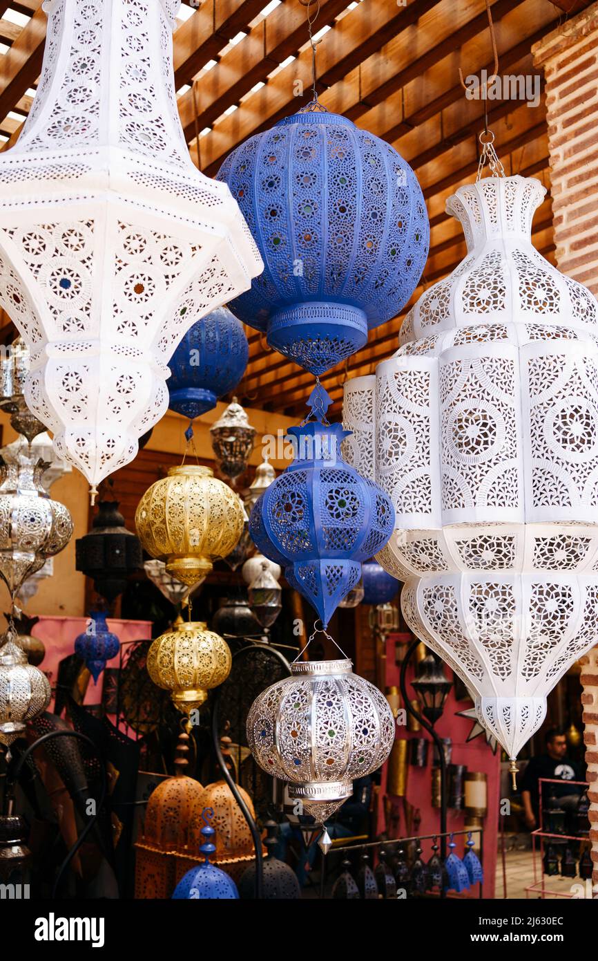 Metal lantern marrakech Banque de photographies et d'images à haute  résolution - Alamy