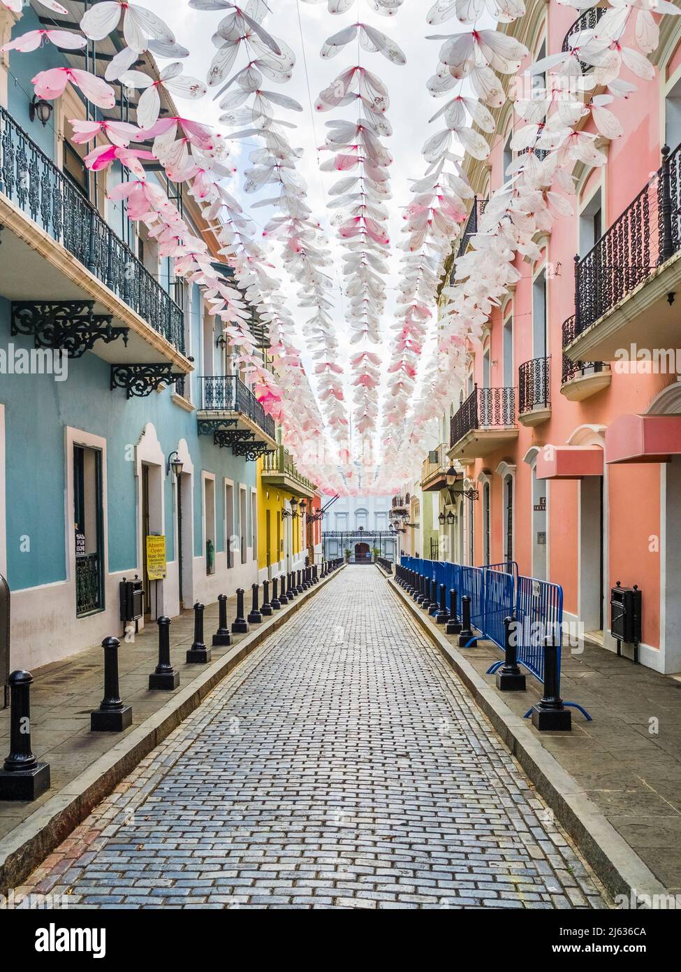 Rue la Fortaleza dans le vieux San Juan Puerto Rico Banque D'Images