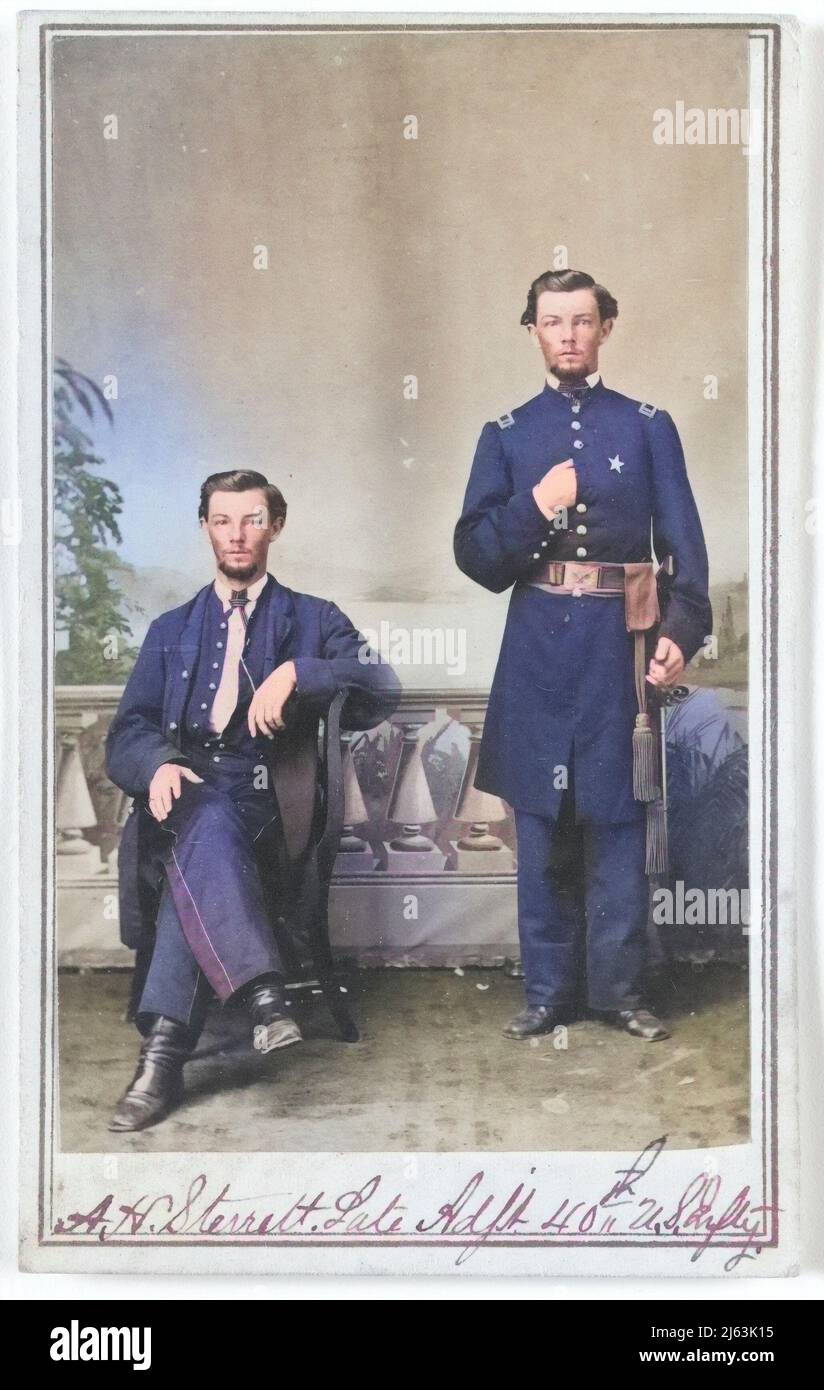 Alonzo H. Sterrett, feu Adjudant, quarantième infanterie américaine le 27 juillet 1865. Trick double-portrait. Par la galerie de photos de Hall & Company Banque D'Images