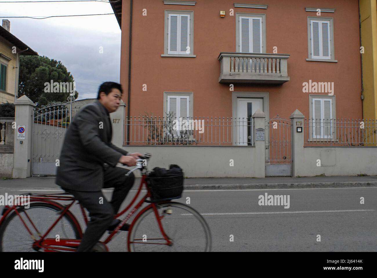 Prato, Italie 07/02/2008: Immagini di strada - scène de rue. ©Andrea Sabbadini Banque D'Images