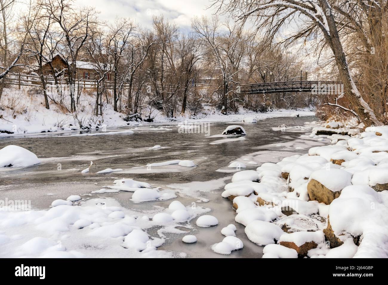 Paysage enneigé Clear Creek en hiver. Golden, Colorado, USA Banque D'Images