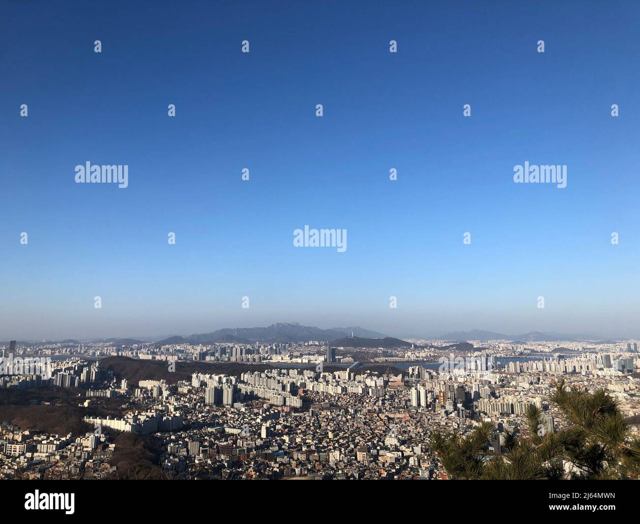 Vue sur Séoul depuis le sommet de la montagne Nam Banque D'Images