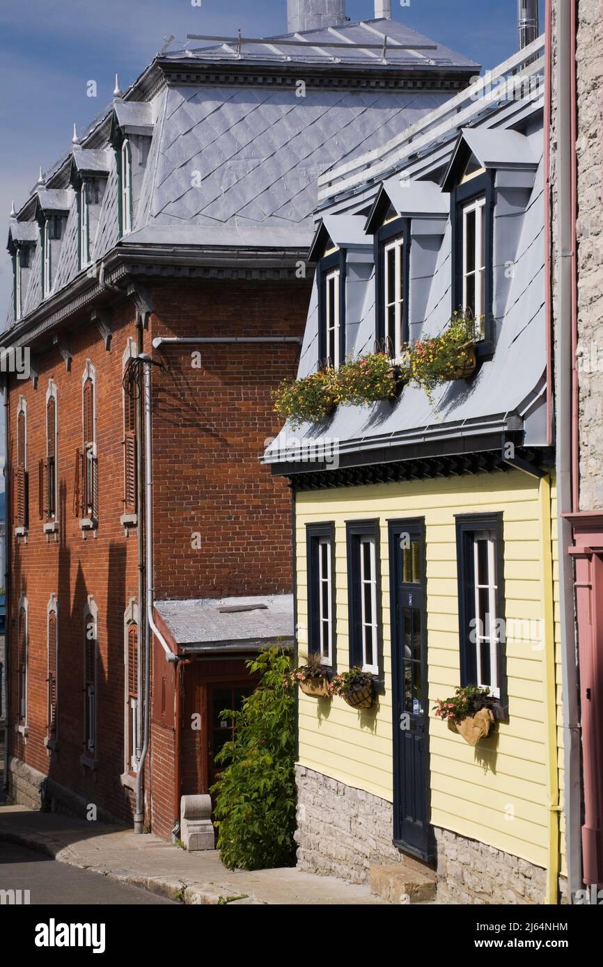 Anciens bâtiments architecturaux résidentiels sur la rue Saint-Flavien, dans le quartier de la haute-ville du Vieux-Québec, Québec, Canada. Banque D'Images