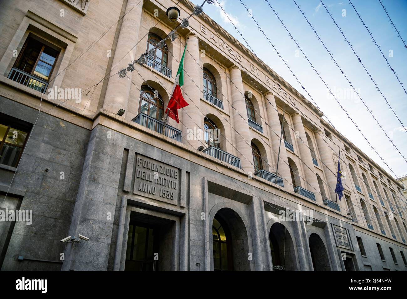 Banco di Napoli. Façade du bâtiment dans le style fasciste quartier général de la banque italienne. Banque D'Images