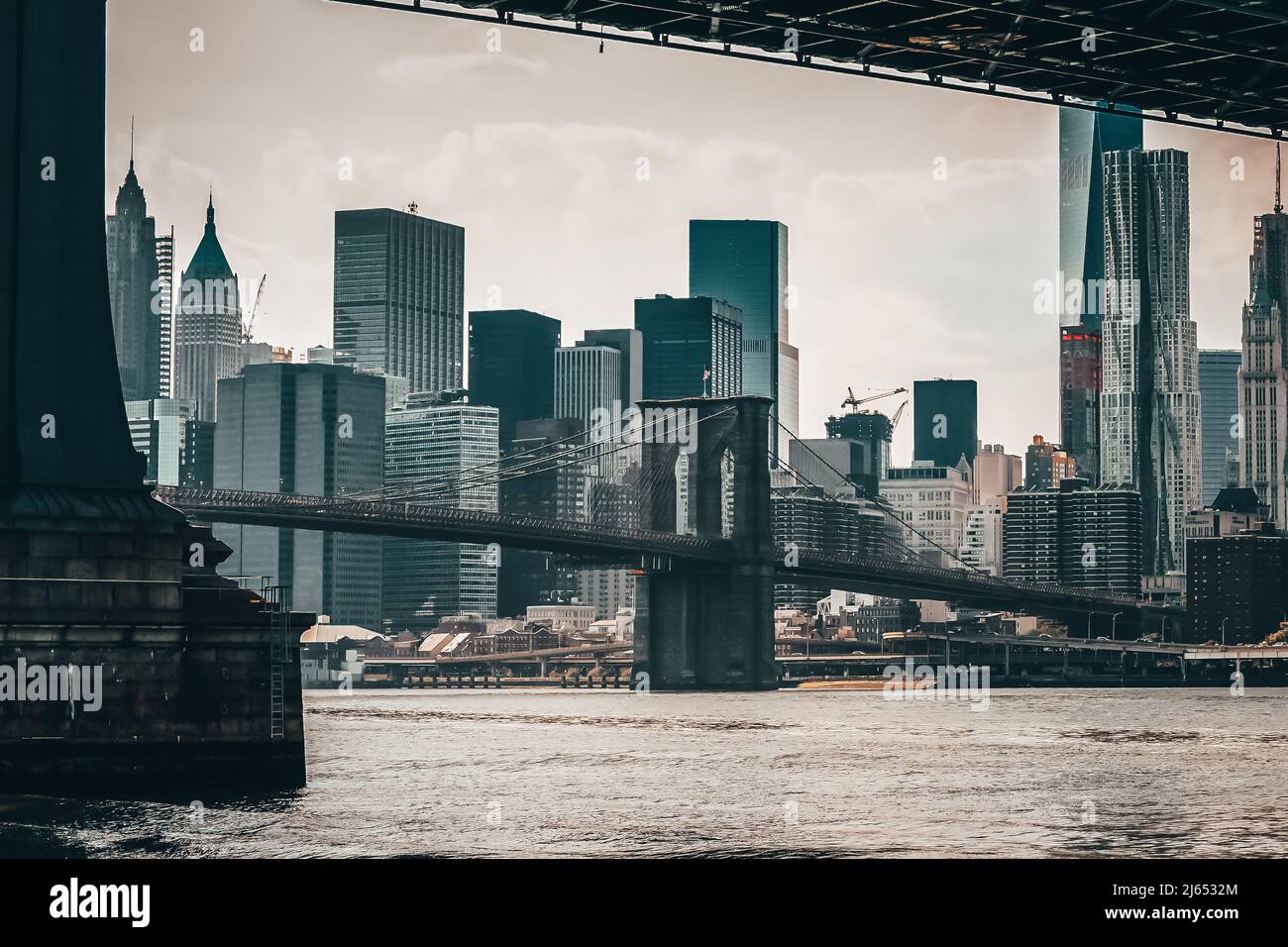 Horizon de New York City Manhattan et pont de Brooklyn Banque D'Images
