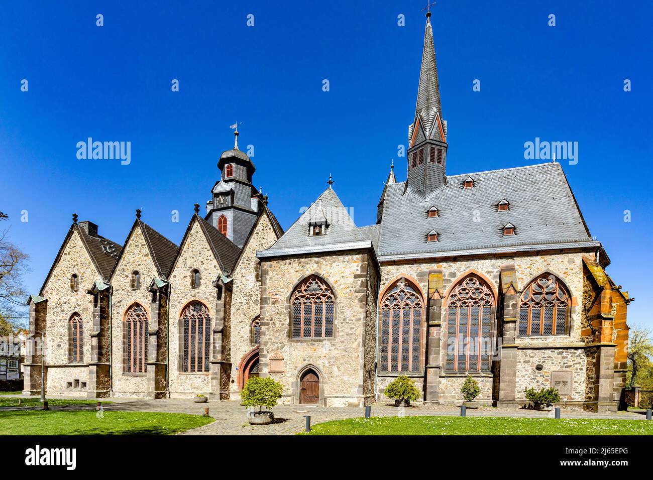 L'église markus à butzbach en allemagne sous ciel bleu Banque D'Images